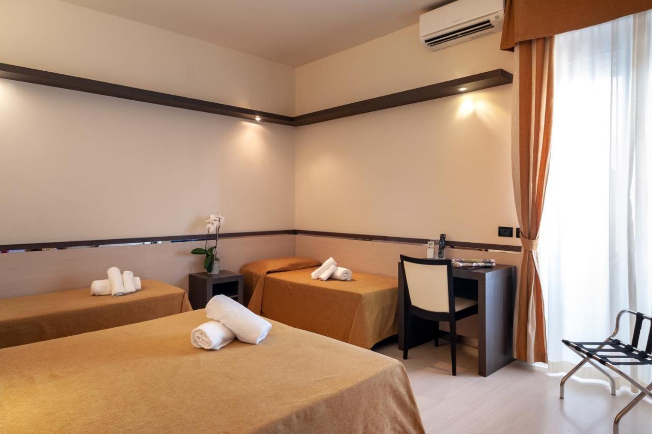Hotel Mondial Porto Recanati Exterior foto