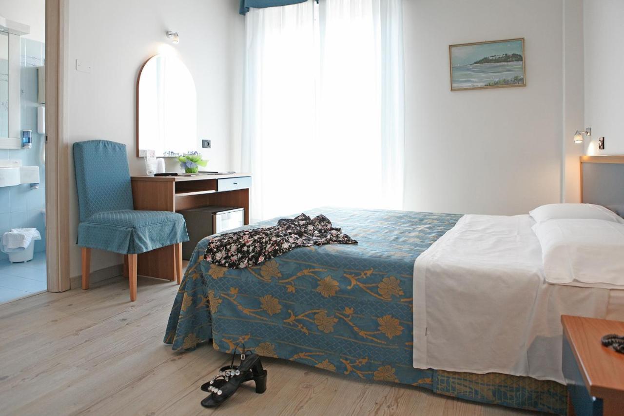 Hotel Mondial Porto Recanati Exterior foto